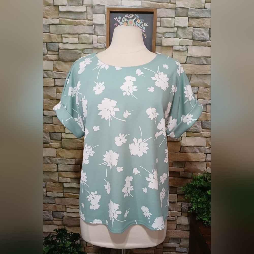 MELLODAY Floral Print Blouse in Mint Green and White Cottagecore